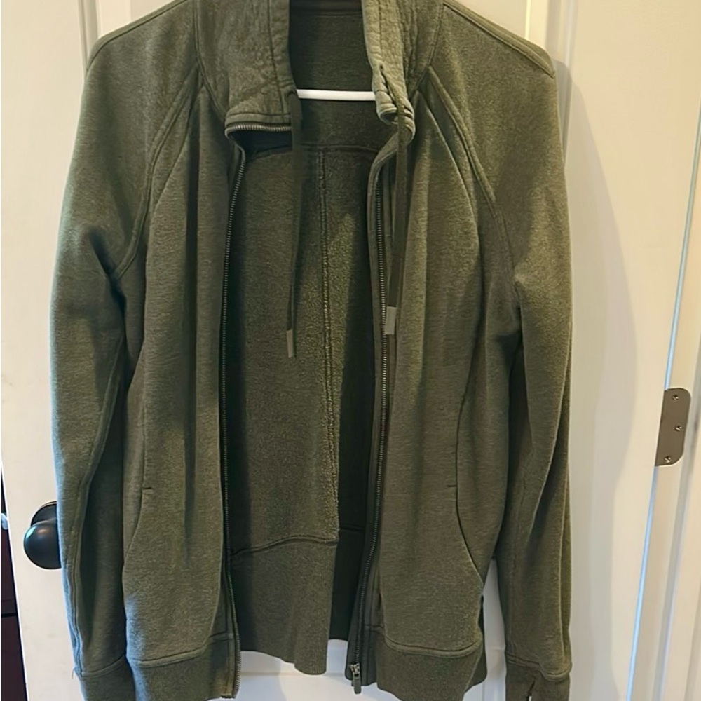 Casual Olive Green Zip-Up Jacket